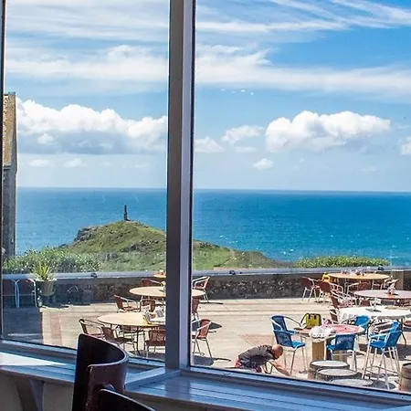Cape Cornwall Club Oda ve Kahvaltı 3*