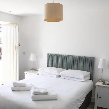 Cape Cornwall Club Bed & Breakfast