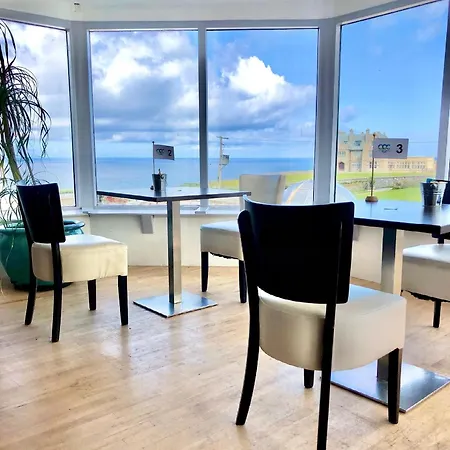 Oda ve Kahvaltı Cape Cornwall Club