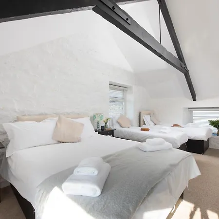Cape Cornwall Club Bed & Breakfast 3*